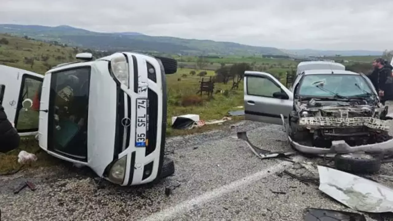 Balıkesir'de trafik kazası: 5 yaralı