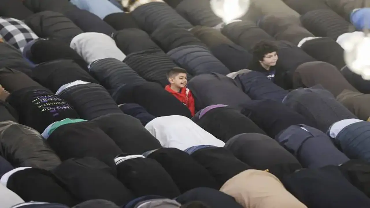 Diyanet açıkladı: İşte il il bayram namazı saatleri!