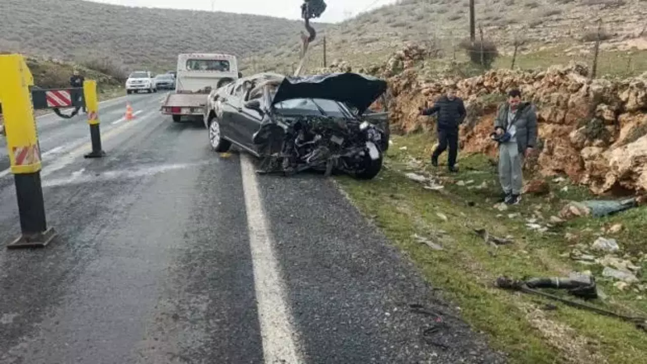 Mardin’de kontrolden çıkan otomobil takla attı: 3 yaralı